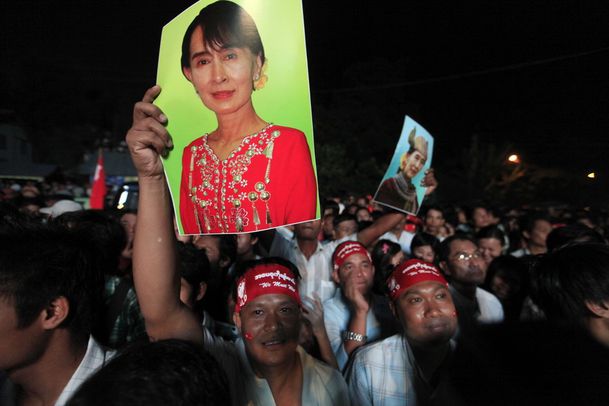 Aung San Suu Kyi la victoire