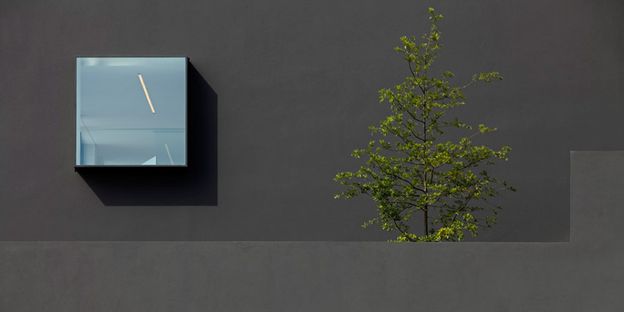 01-House-in-Guimaraes-by-Sequeira-Architects-on-usti-mag-b.jpg
