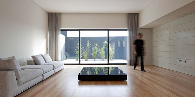 06-House-in-Guimaraes-by-Sequeira-Architects-on-usti-mag-b.jpg