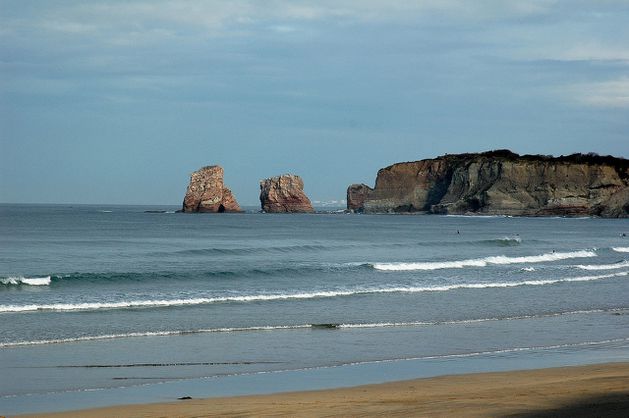 1280px-Hendaye_Jumeaux.jpg