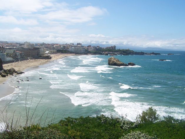 1280px-Biarritz-Plage.JPG
