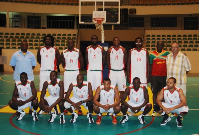 Equipe-burkina-basket-Etalons-1024x693.jpg