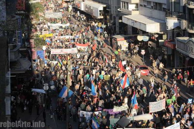 Tercera-Marcha-Nacional-en-Defensa-de-la-Tierra-y-los-Biene.jpg