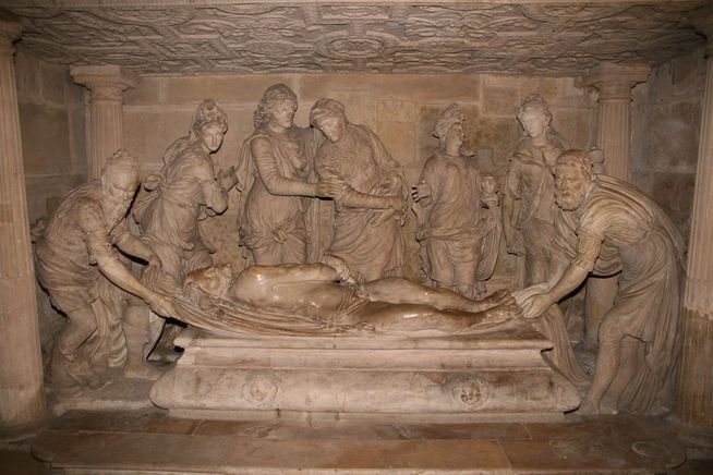 Mise au tombeau à Pontoise