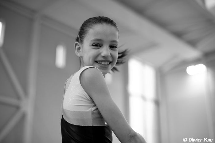 portrait d'une jeune gymnaste par olivier pain