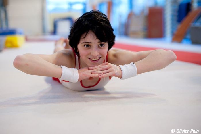Renforcements musculaires d'un jeune gymnaste