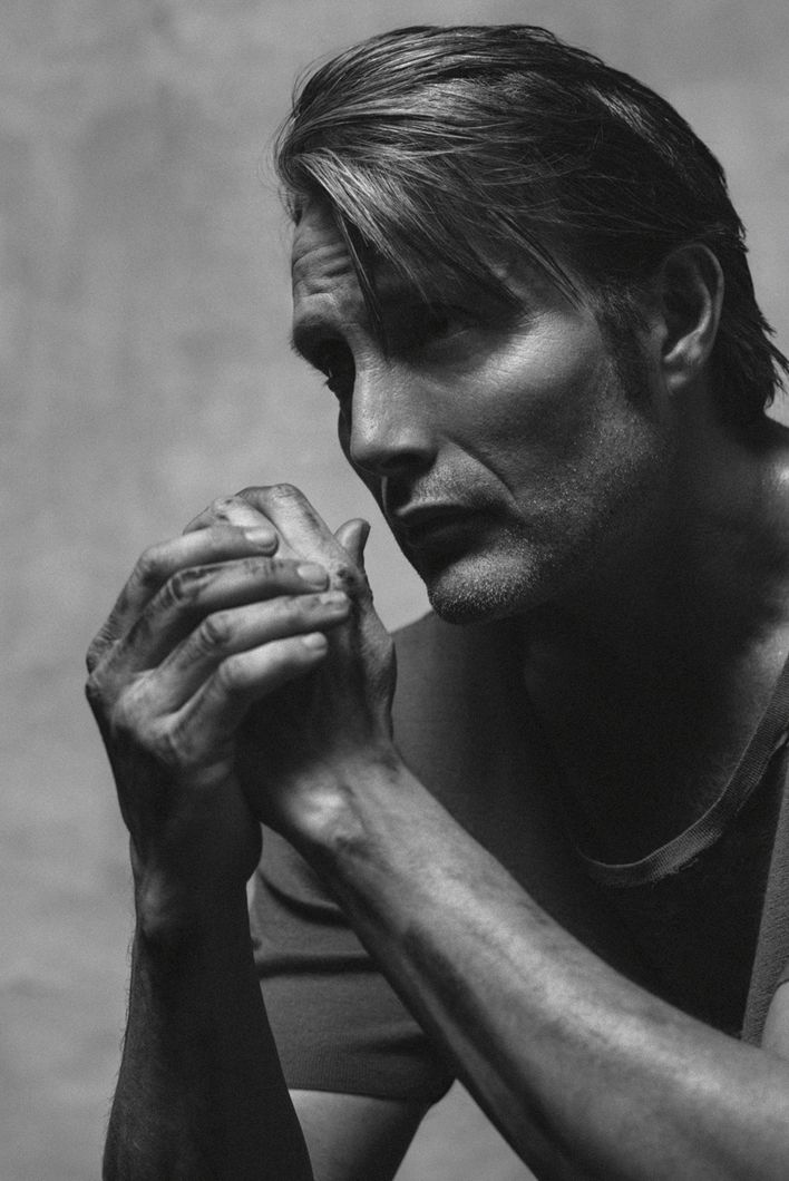 Mads-Mikkelsen--photographed-by-Carlos-Serrao05.jpg