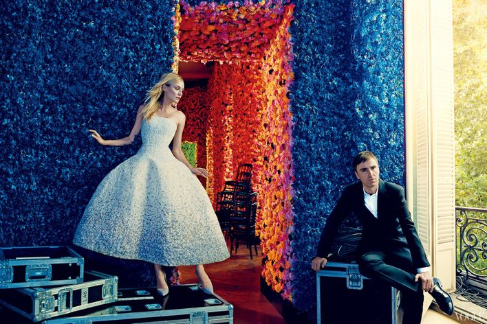 September-2012-issue-of-American-Vogue-features-fa-copie-2.jpg