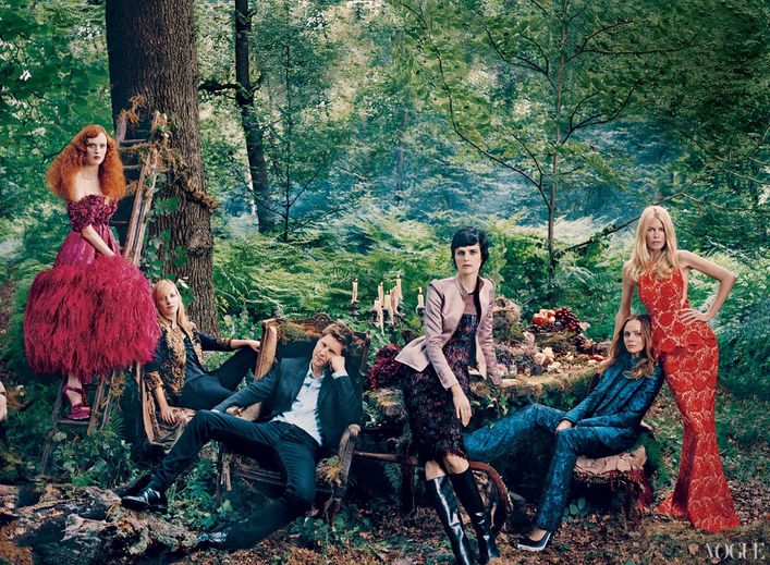 September-2012-issue-of-American-Vogue-features-fa-copie-6.jpg