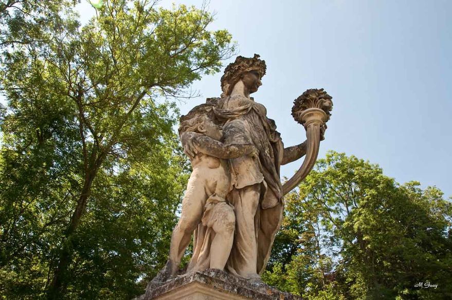 vaux-le-vicomte-sculpture-5.jpg