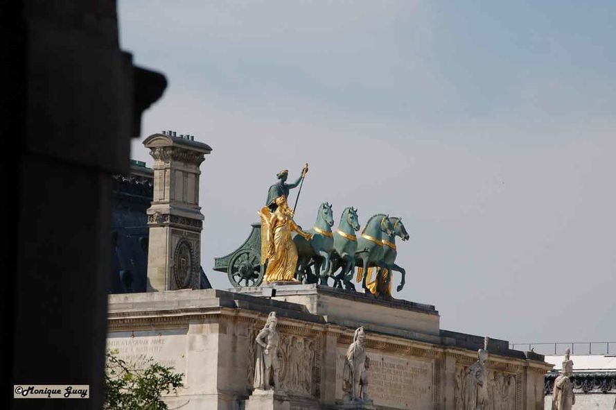 PARIS 8391-mgalweb Haut du Carrousel du Louvre