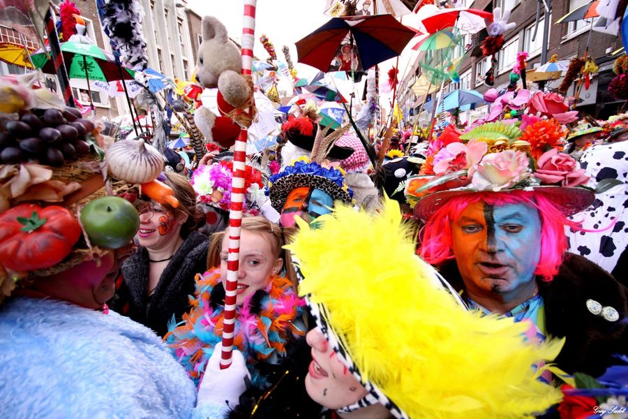 À l'origine du clet'che, le costume du carnaval de Dunkerque - France Bleu