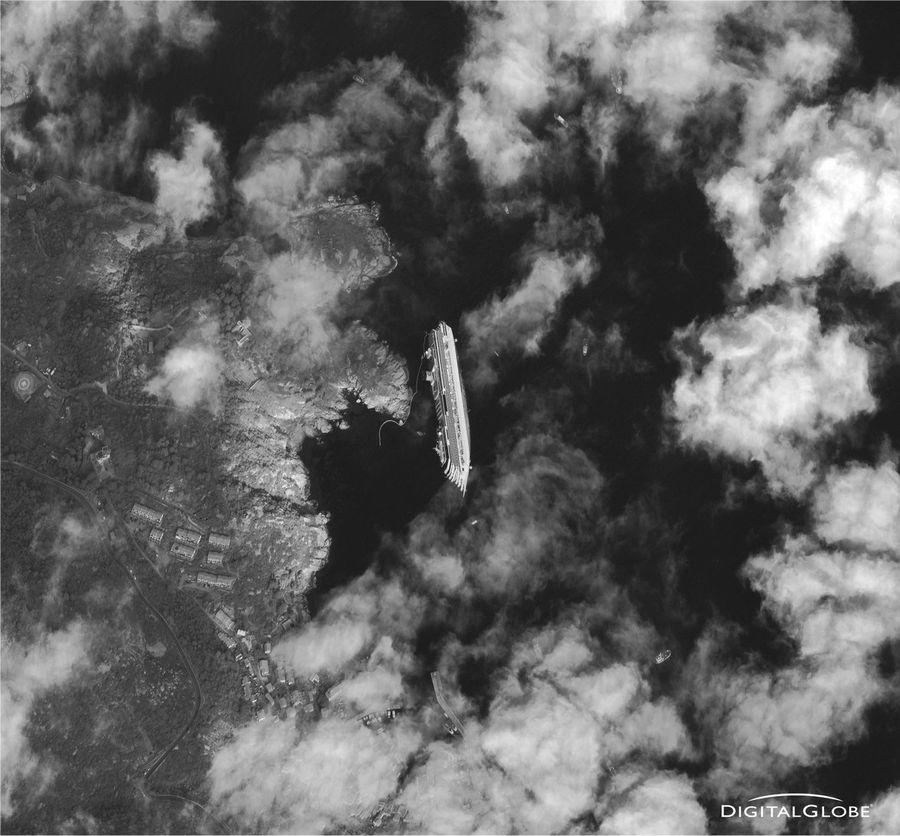 CostaConcordia 1100 DigitalGlobe
